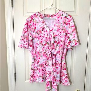 Cute Floral Summer Top Size XL White & Pink Prints